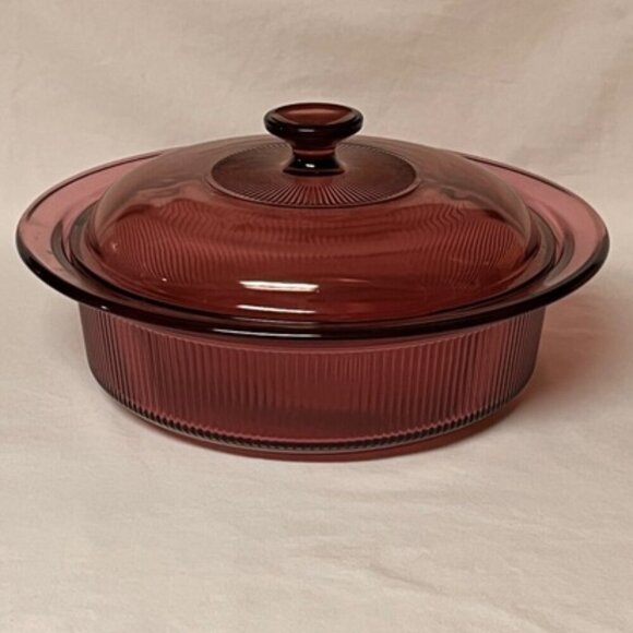 Pyrex Visions Cranberry 2.5 Qt Round Casserole V-33-B with Lid V-33-C - Picture 8 of 11